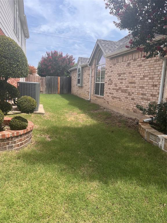 6113 Hagerman Drive Property Photo 3
