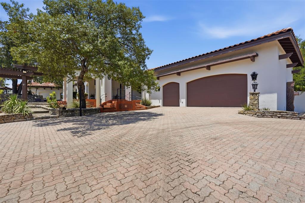 8300 Samora Court Property Photo 3
