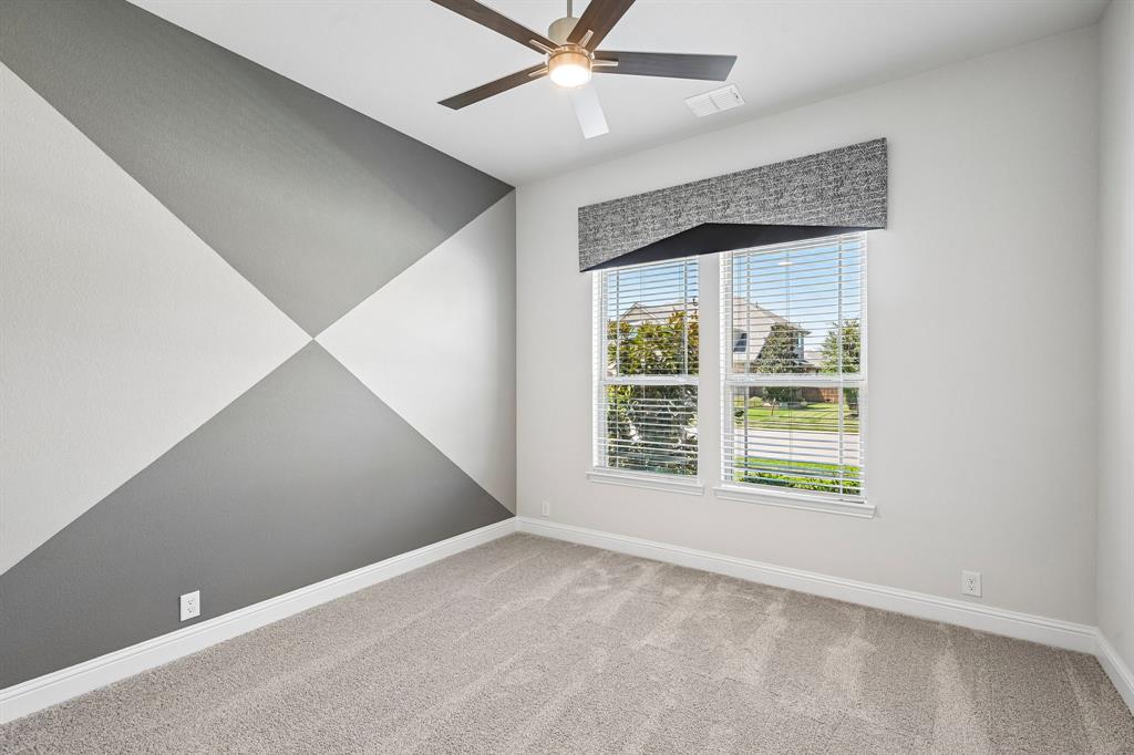 208 Oakcrest Drive Property Photo 13