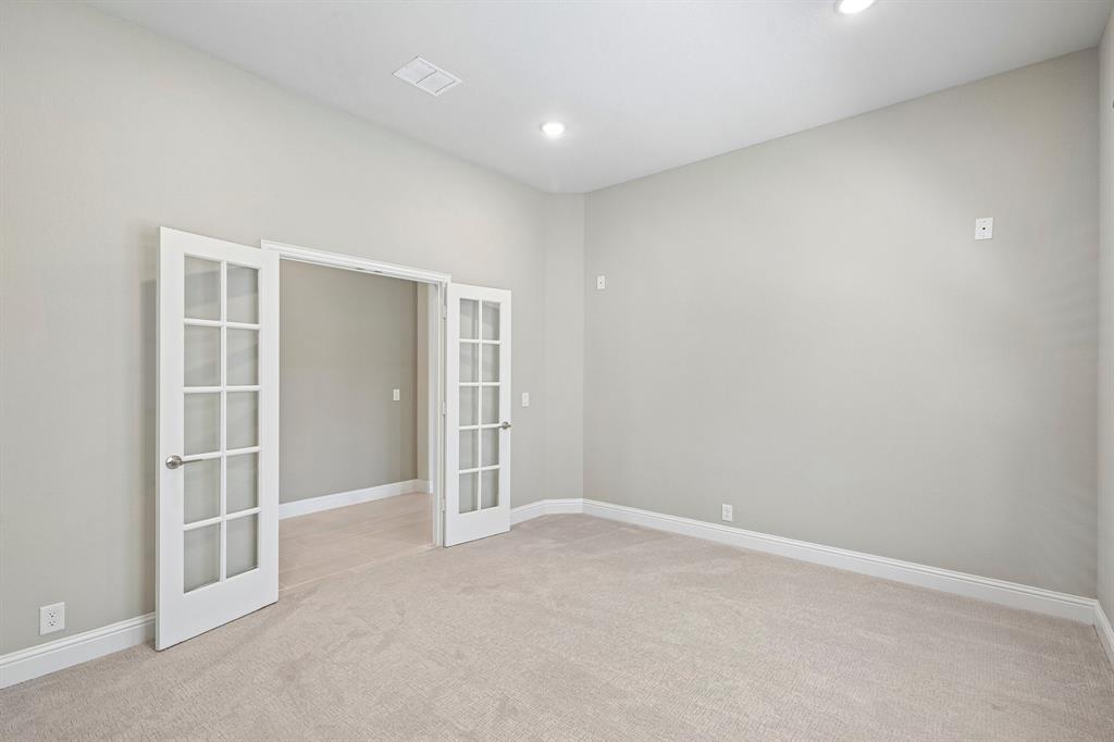 208 Oakcrest Drive Property Photo 15
