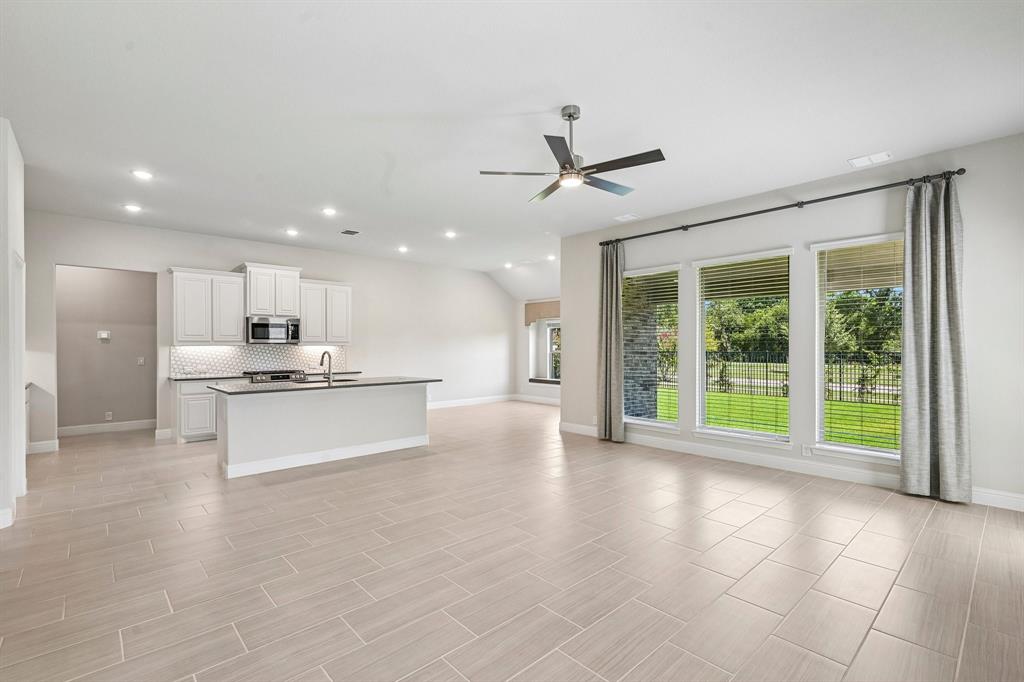 208 Oakcrest Drive Property Photo 16