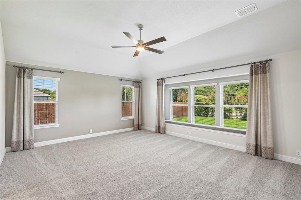 208 Oakcrest Drive Property Photo 22