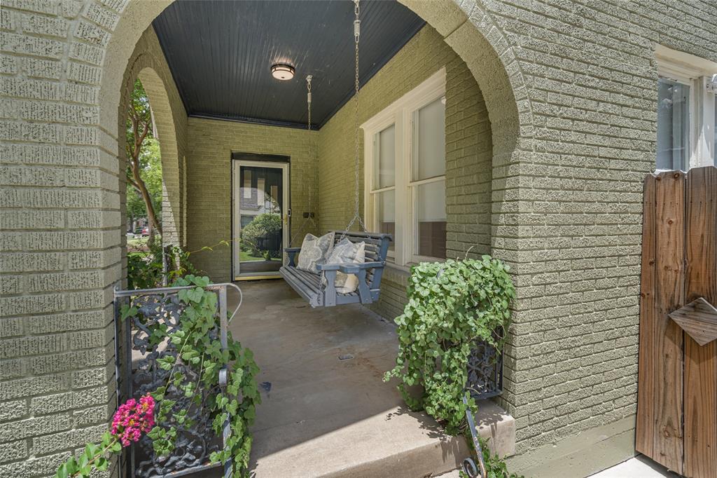 3225 Greene Avenue Property Photo 5