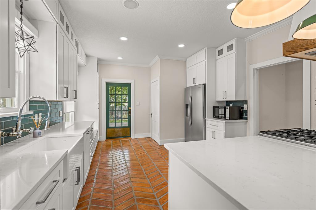 3225 Greene Avenue Property Photo 17