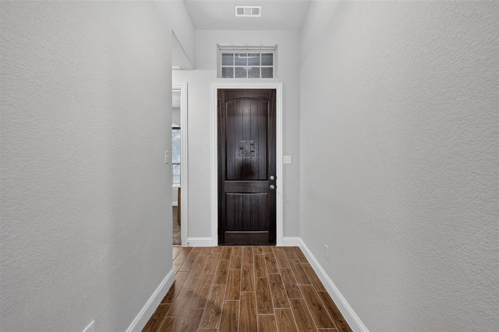 14917 Gentry Drive Property Photo 2
