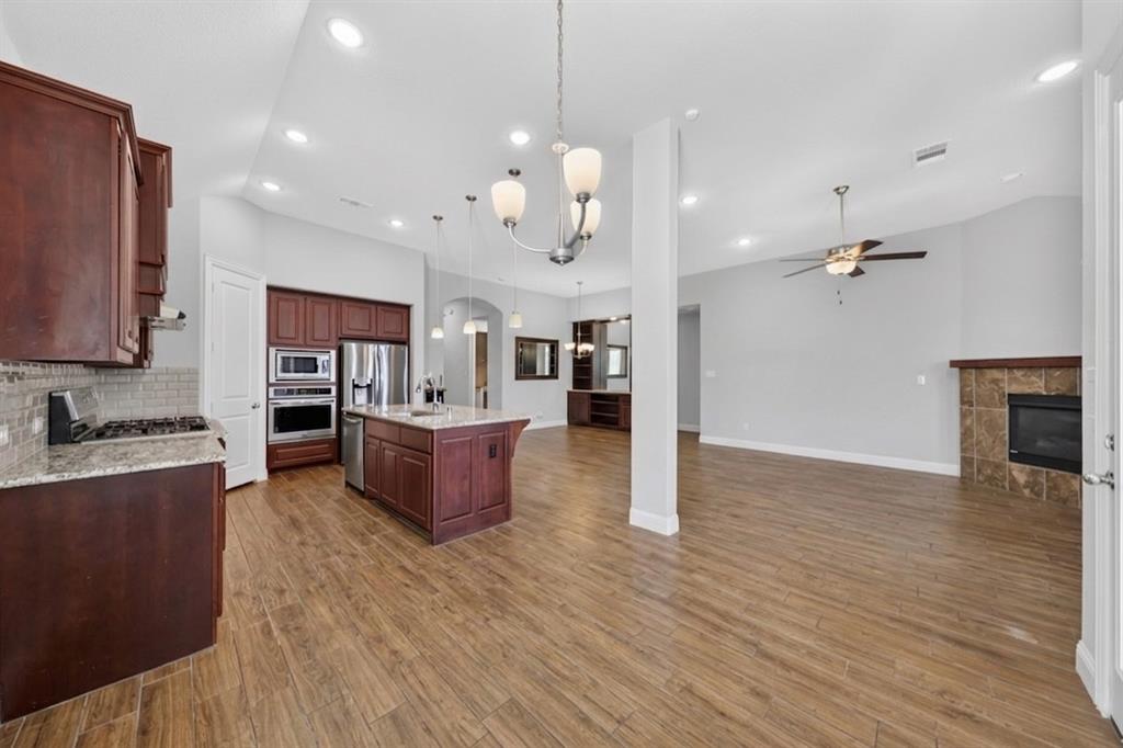 14917 Gentry Drive Property Photo 4