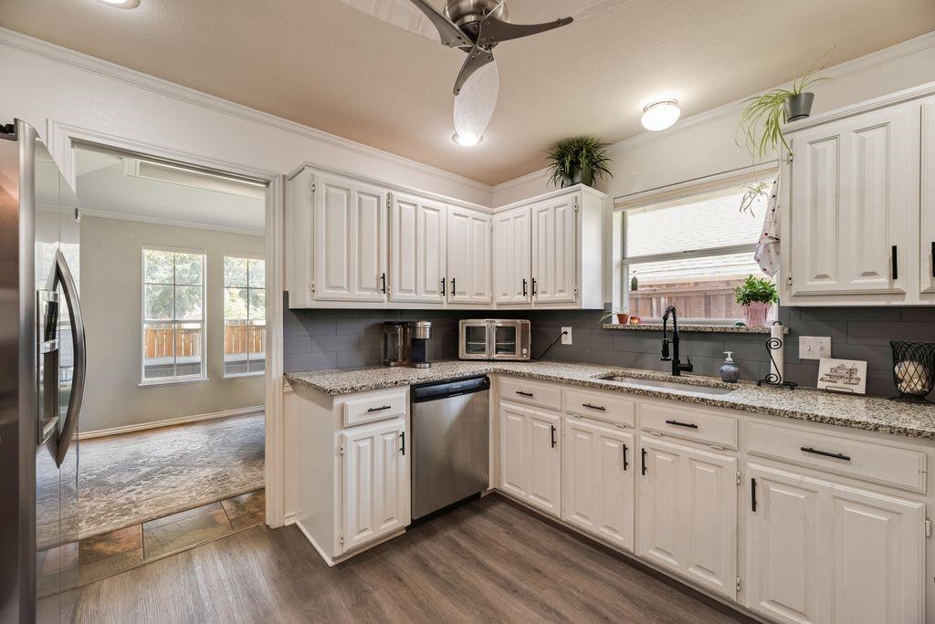 419 N Winding Oaks Drive Property Photo 1