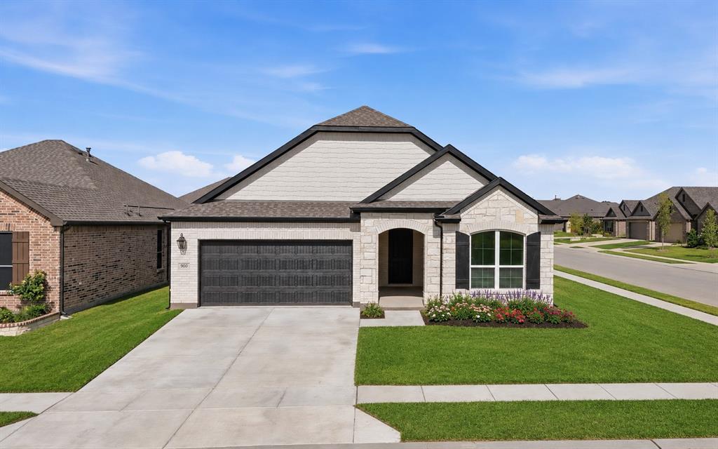 900 Summer Court Property Photo 1