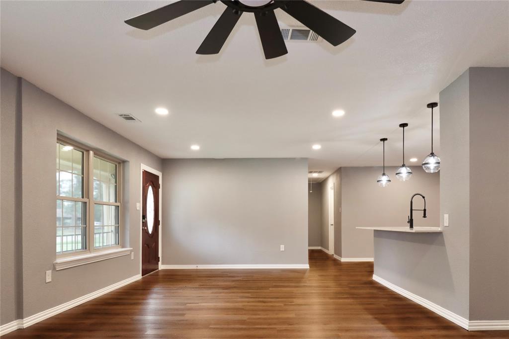 2114 Handley Street Property Photo 9