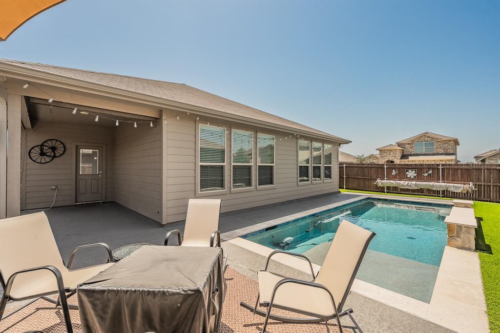 15901 Charing Cross Drive Property Photo 3
