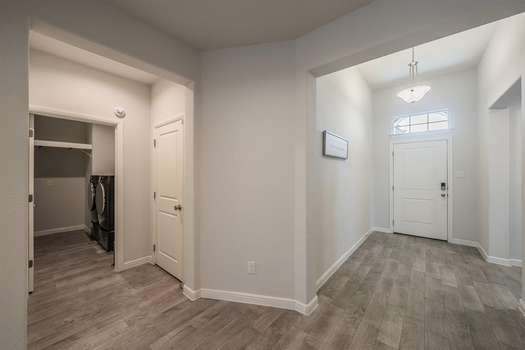 15901 Charing Cross Drive Property Photo 4