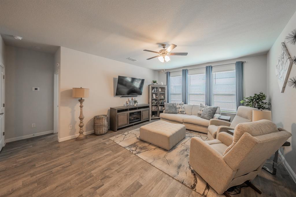 15901 Charing Cross Drive Property Photo 12