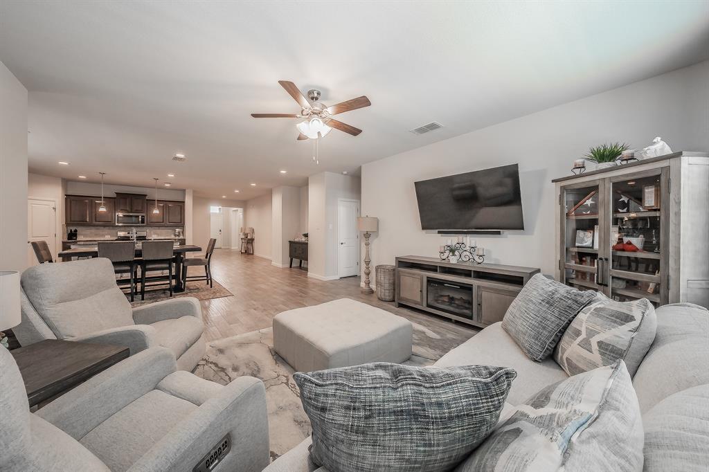15901 Charing Cross Drive Property Photo 13