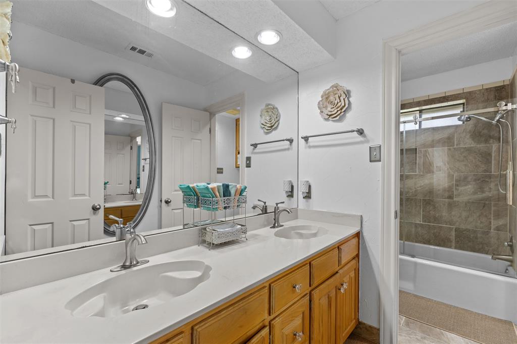 809 Shady Creek Drive Property Photo 26