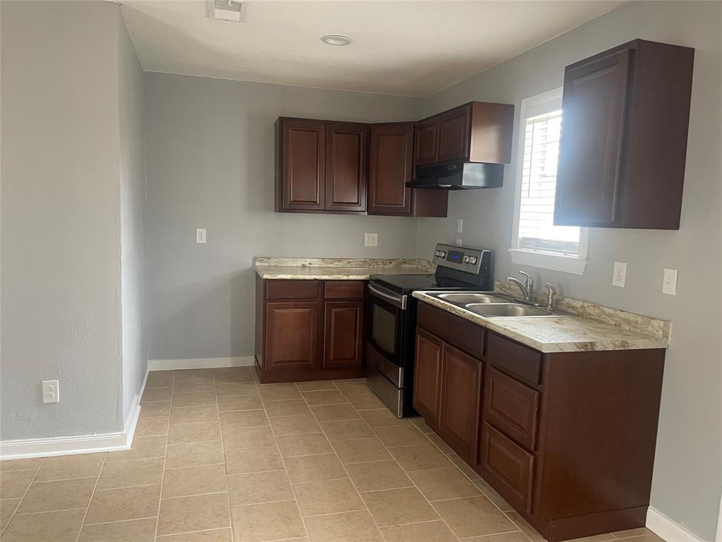 304 Front Street Property Photo 2