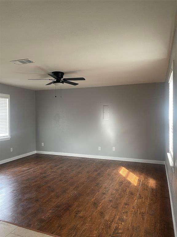 304 Front Street Property Photo 8
