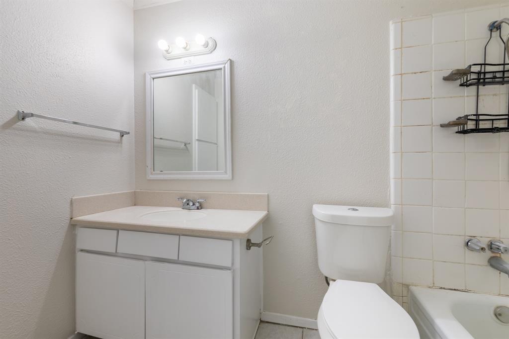 2303 April Lane Property Photo 15