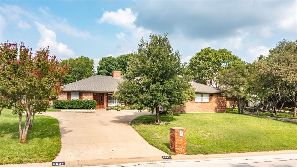 8921 Crosswind Drive Property Photo 2