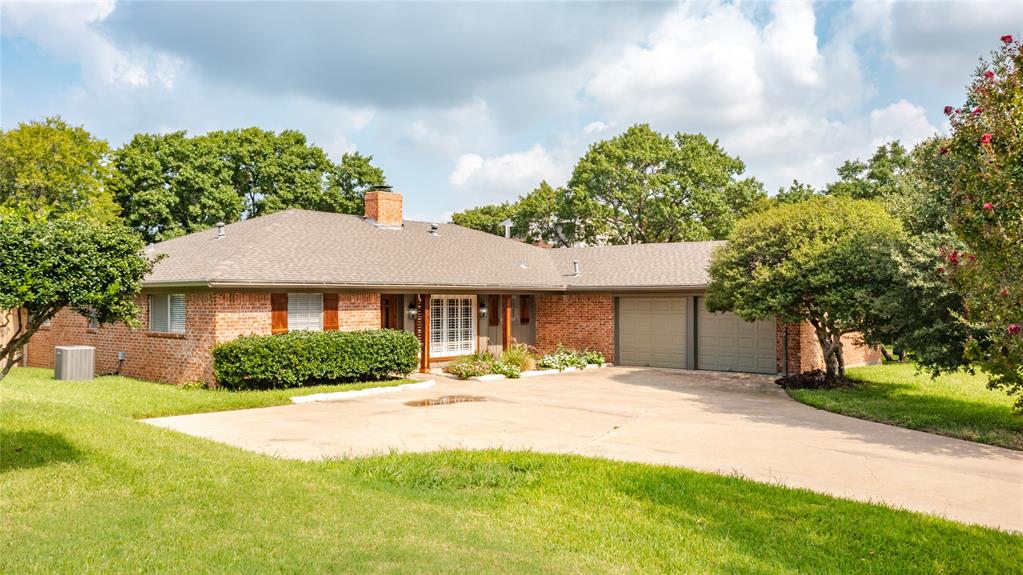 8921 Crosswind Drive Property Photo 3