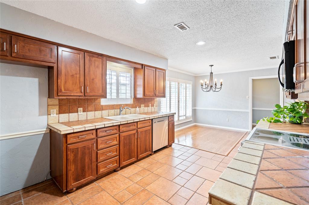 8921 Crosswind Drive Property Photo 16