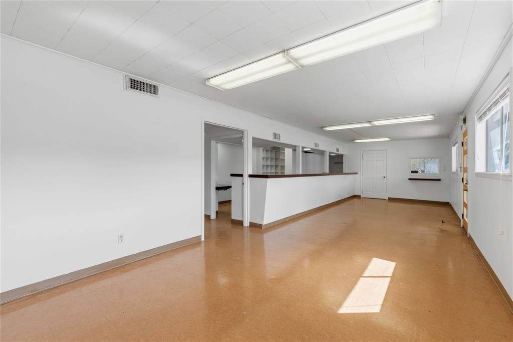 2201 Coggin Avenue Property Photo 14
