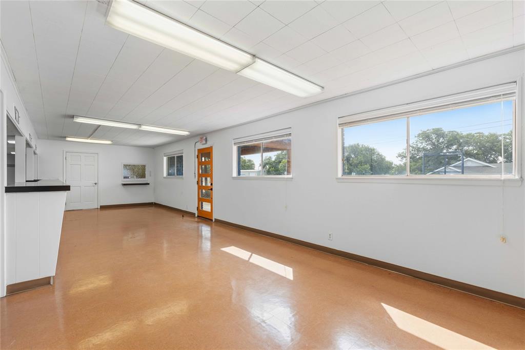 2201 Coggin Avenue Property Photo 15
