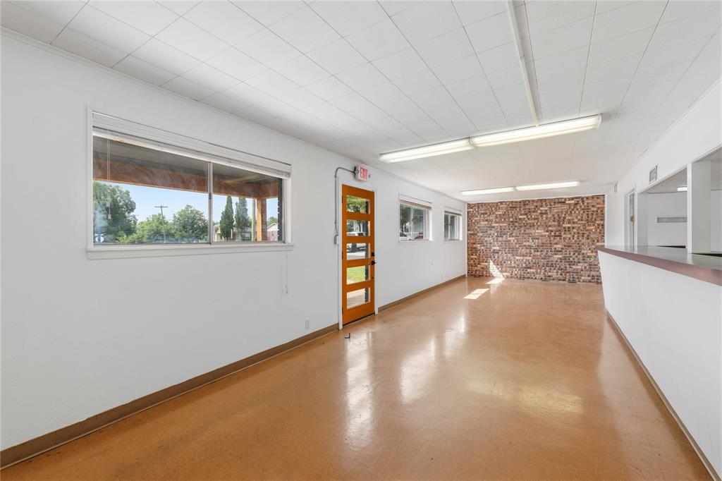 2201 Coggin Avenue Property Photo 17