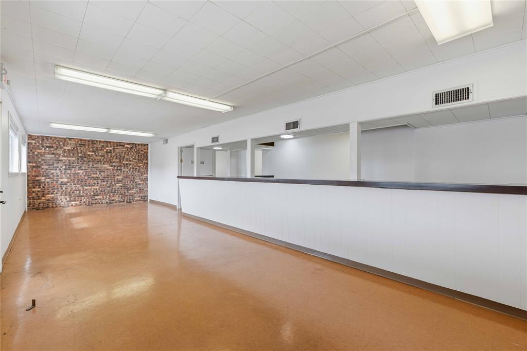 2201 Coggin Avenue Property Photo 18