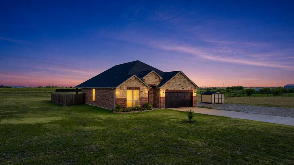 9689 County Road 4116 Property Photo 4