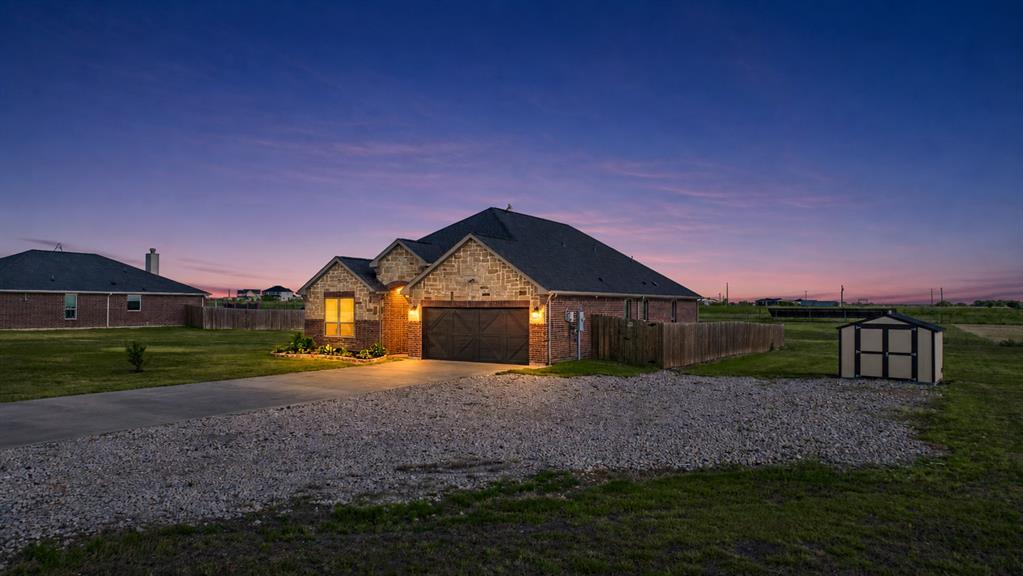 9689 County Road 4116 Property Photo 5