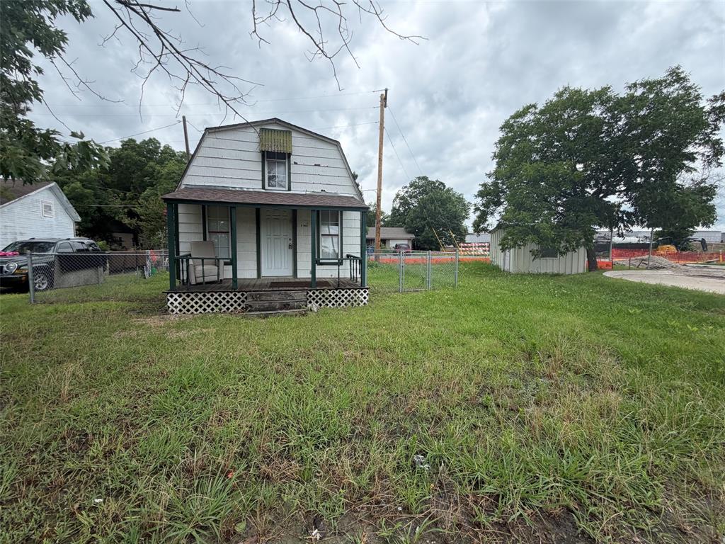754 N Waco Property Photo 1