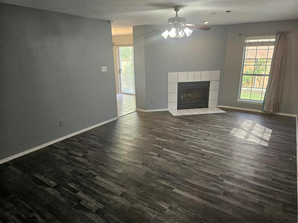 1537 Collin Drive Property Photo 4