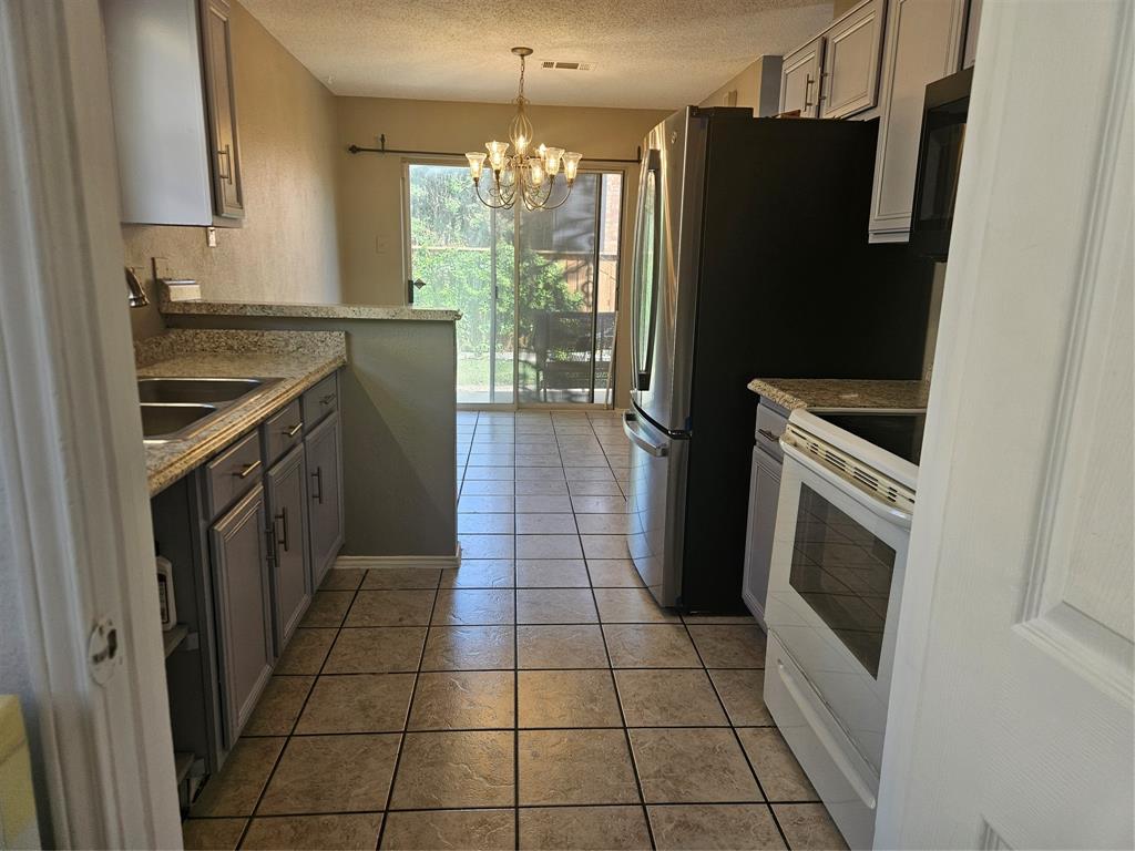 1537 Collin Drive Property Photo 9