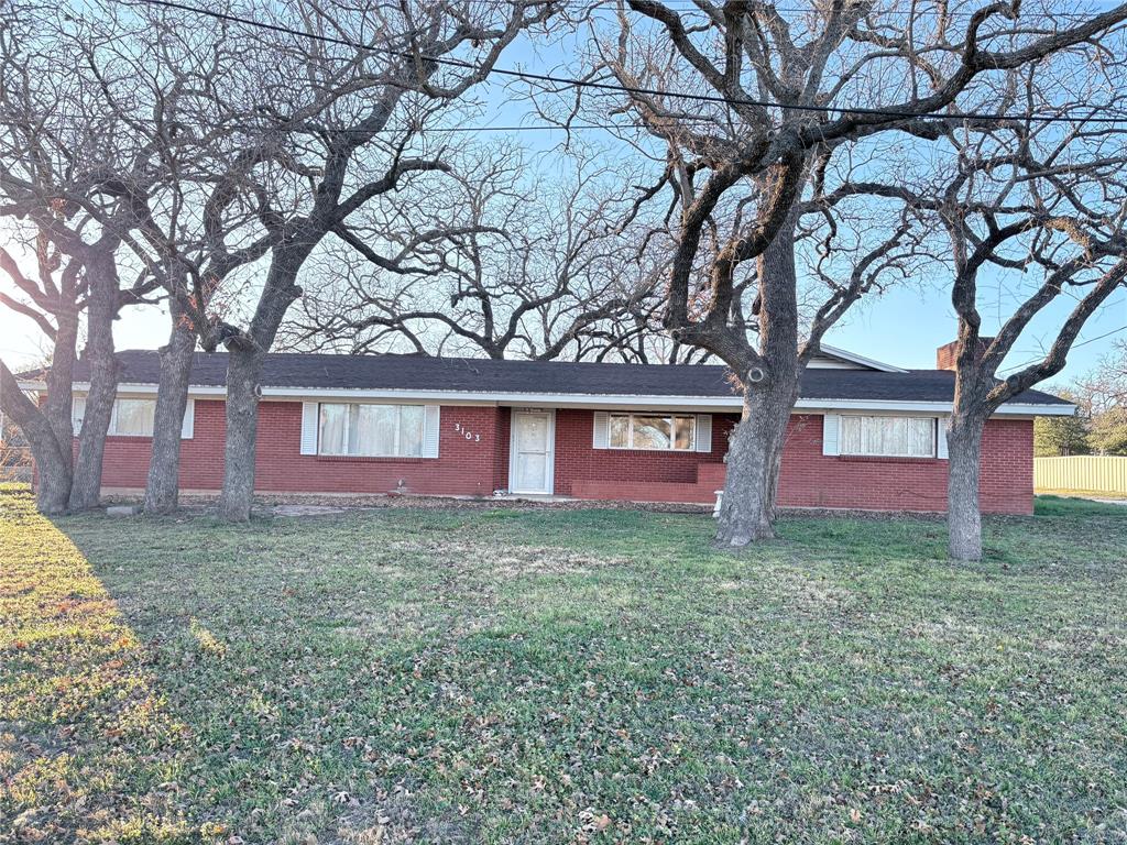 3103 N Oak Avenue Property Photo 1