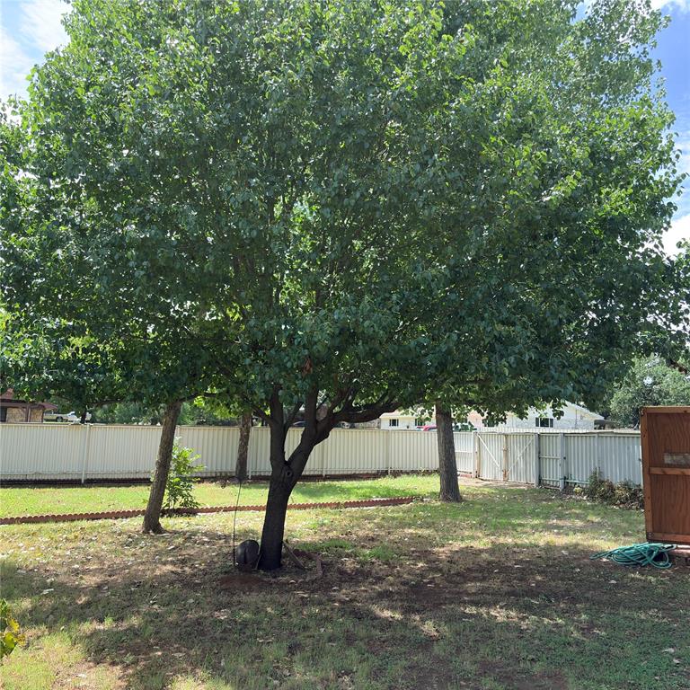 3103 N Oak Avenue Property Photo 5