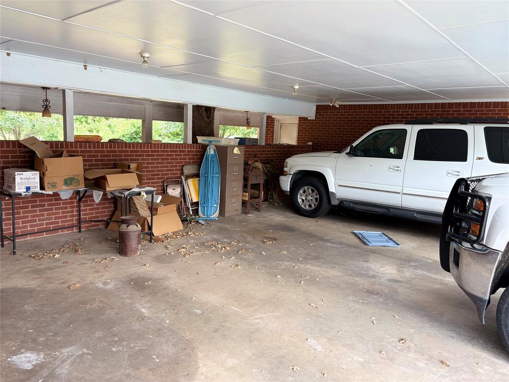 3103 N Oak Avenue Property Photo 13