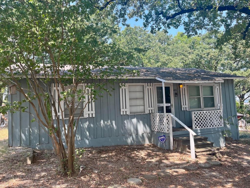 405 Kenny Drive Property Photo 1