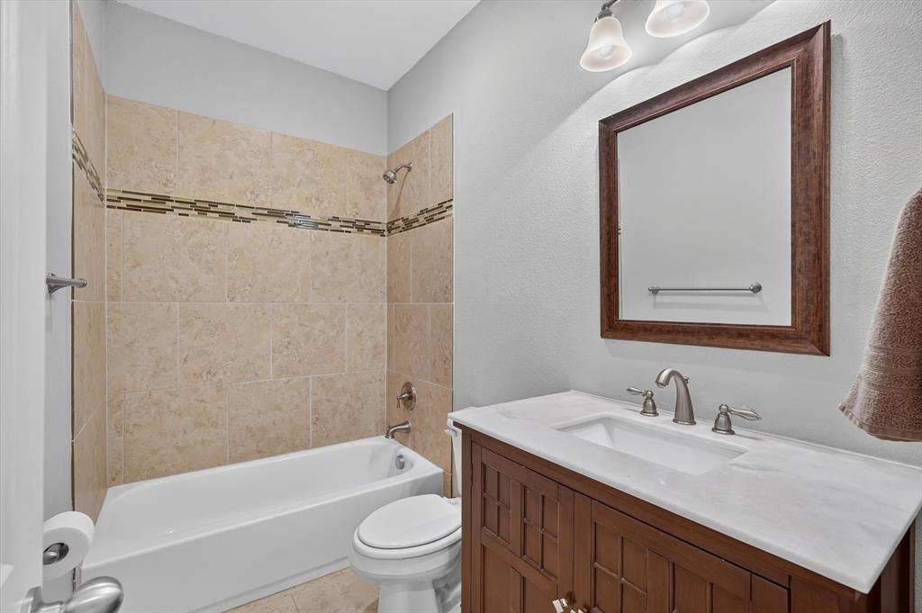 1933 Timber Oaks Drive Property Photo 18