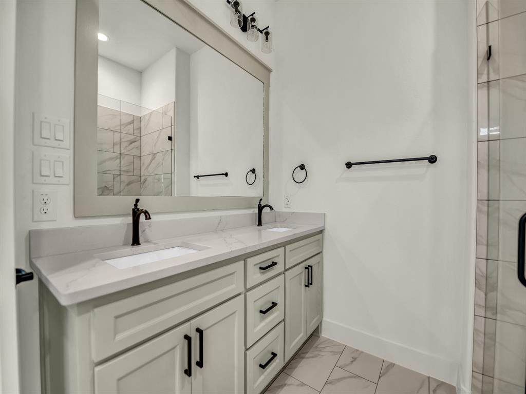 1012 Don Eve Court Property Photo 30