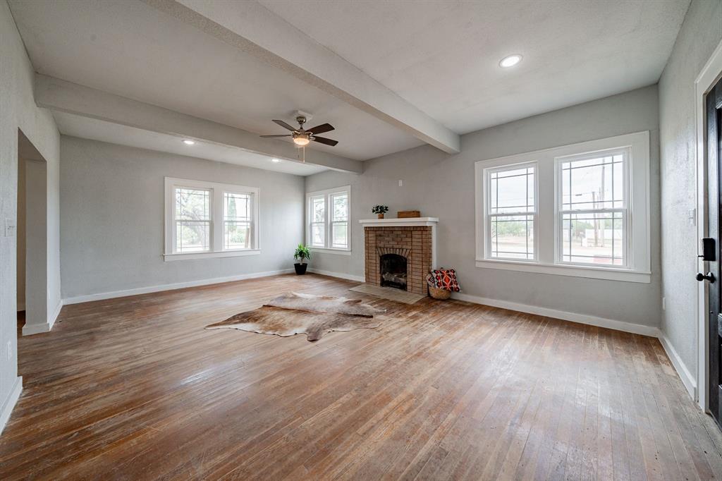 305 W Swenson Avenue Property Photo 6