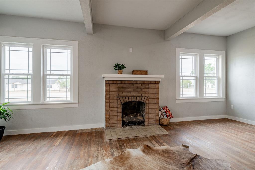 305 W Swenson Avenue Property Photo 7