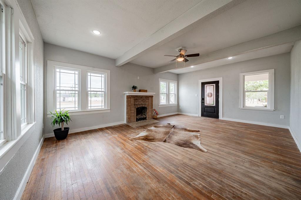 305 W Swenson Avenue Property Photo 8