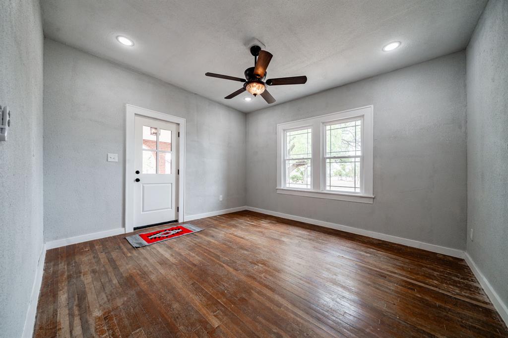305 W Swenson Avenue Property Photo 15