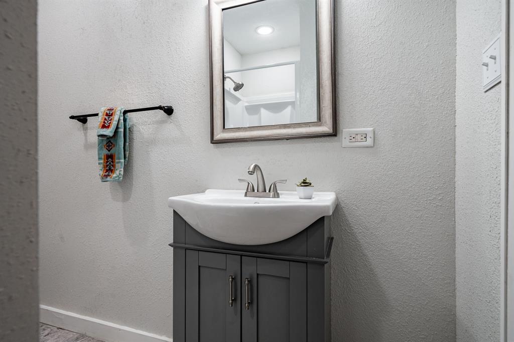 305 W Swenson Avenue Property Photo 17