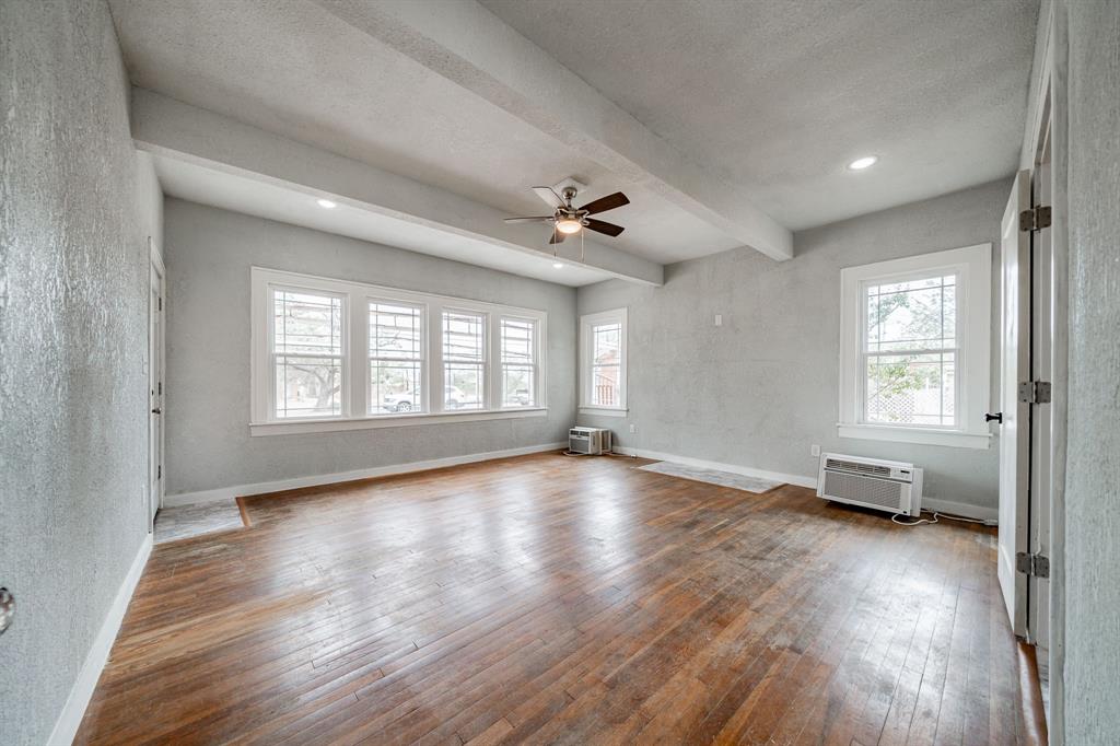 305 W Swenson Avenue Property Photo 18