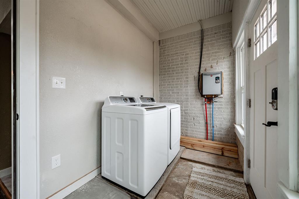 305 W Swenson Avenue Property Photo 23