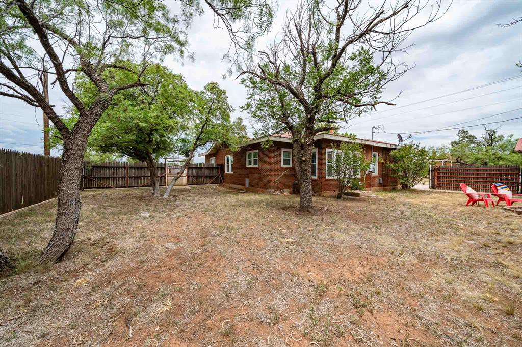 305 W Swenson Avenue Property Photo 24