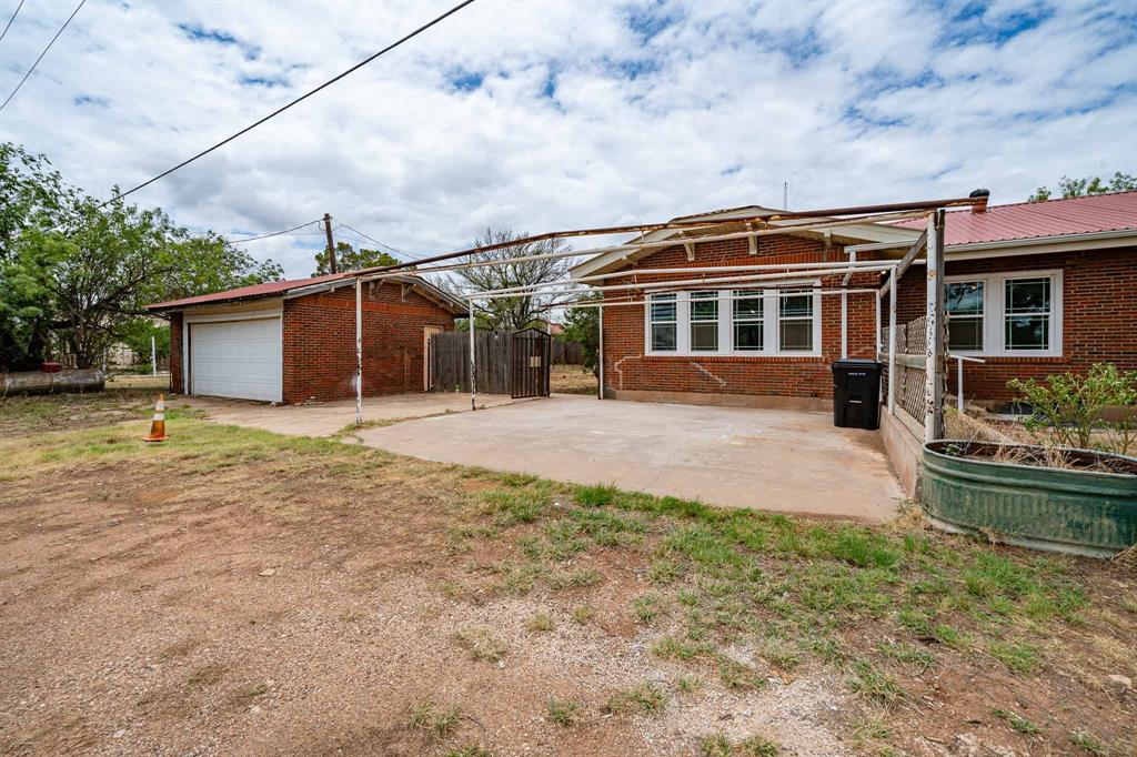 305 W Swenson Avenue Property Photo 29