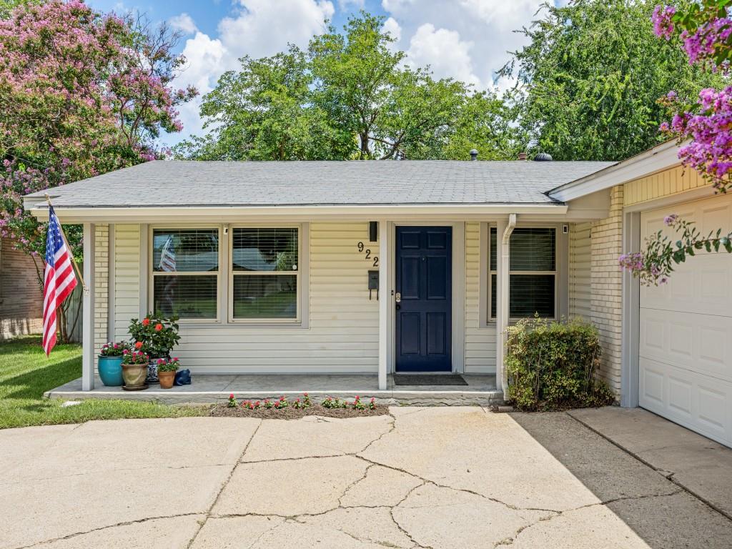 922 Forreston Drive Property Photo 1