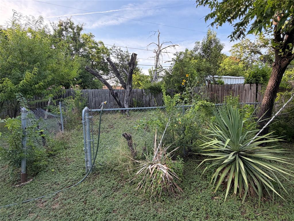 2329 Clover Ridge Drive Property Photo 11